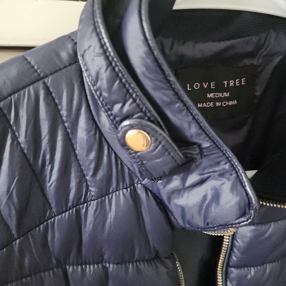 Love Tree Women's Navy Quilted Puffer Vest - Picture 4 of 7